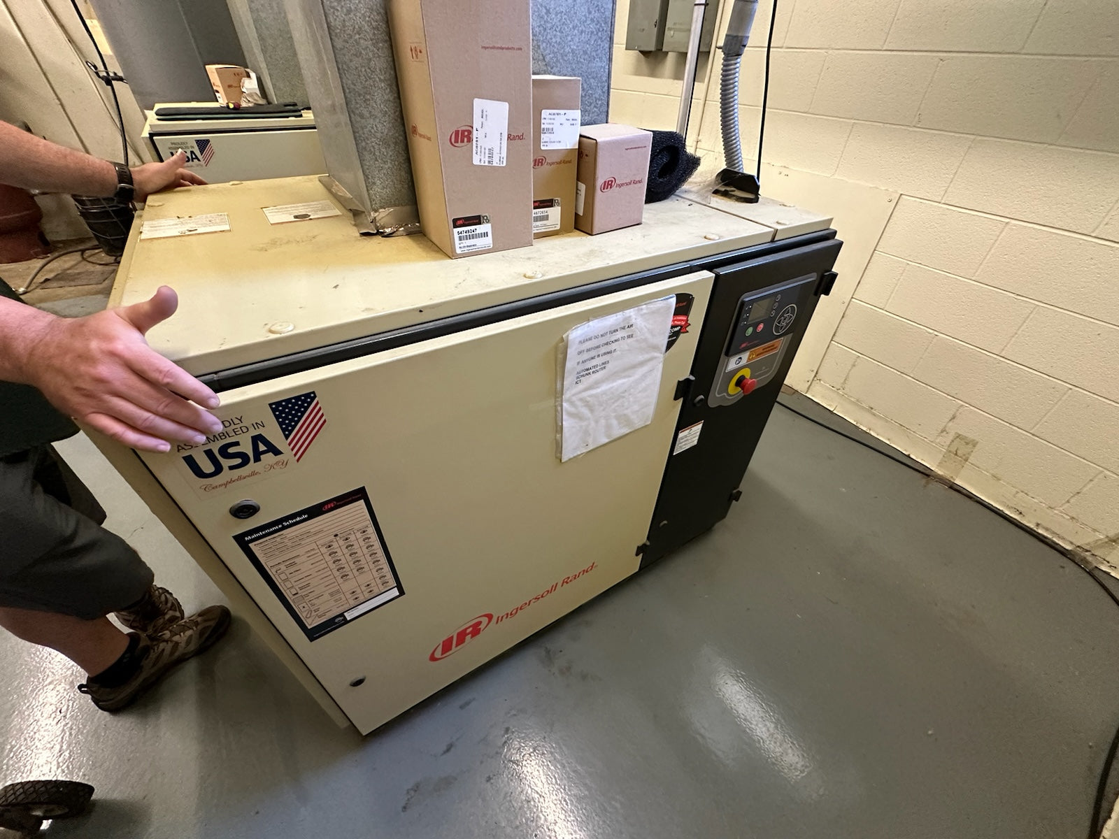 Ingersoll Rand UP6S-30-125 30 HP rotary screw compressor w/ Air Dryer