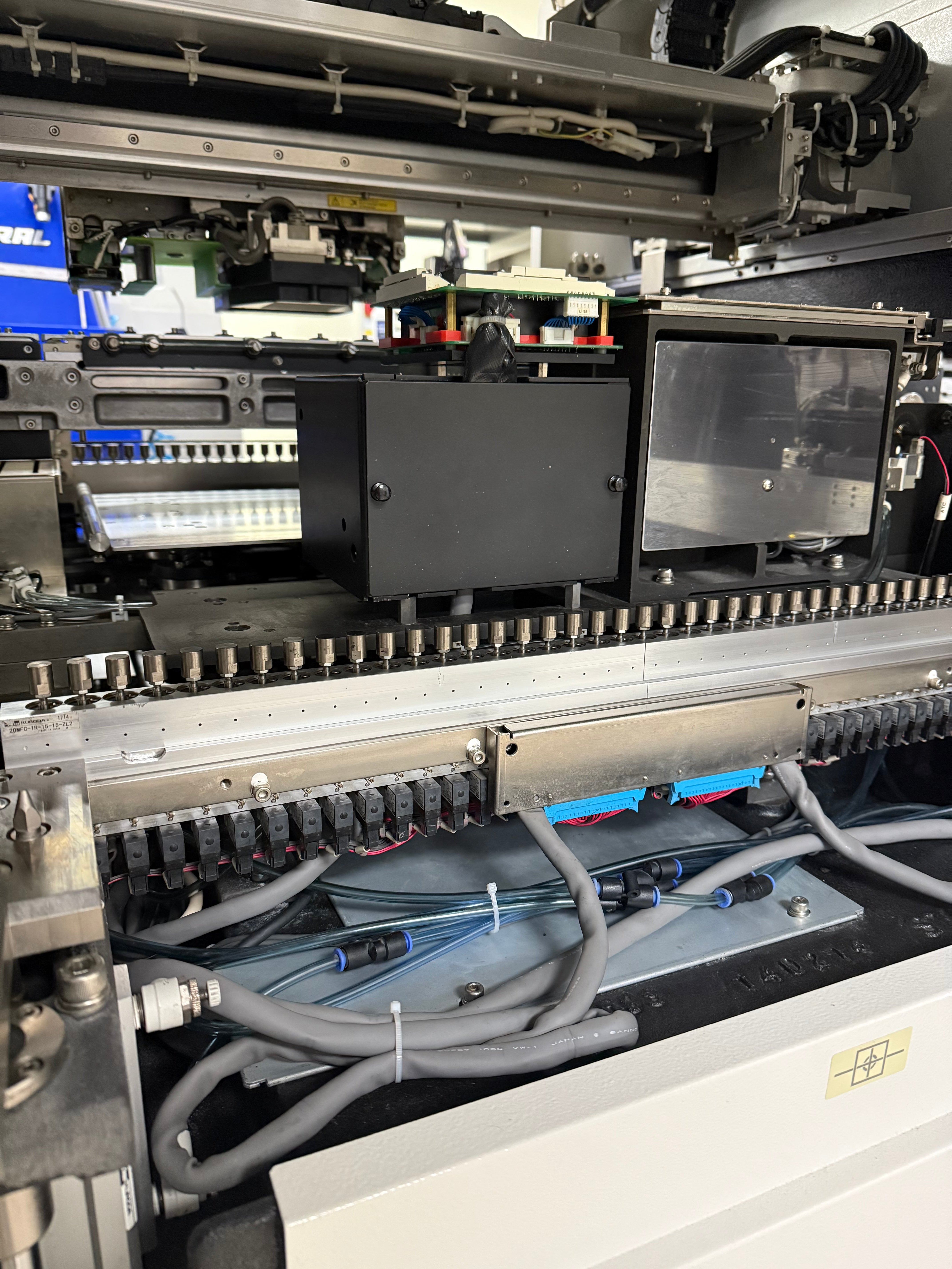 JUKI KE-2080L Fine Pitch Pick and Place 2014 w/ Trolley F&R # 284-E2416