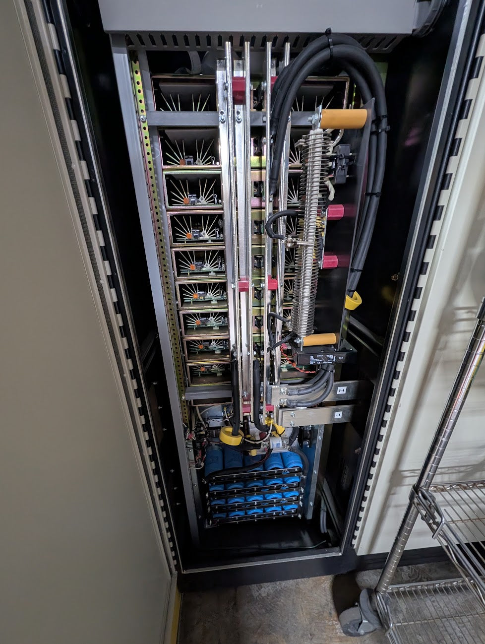 DATA PHYSICS 4022 Large Vibration Shaker 35K LB Force + Ling DMA40P20-340 Amp