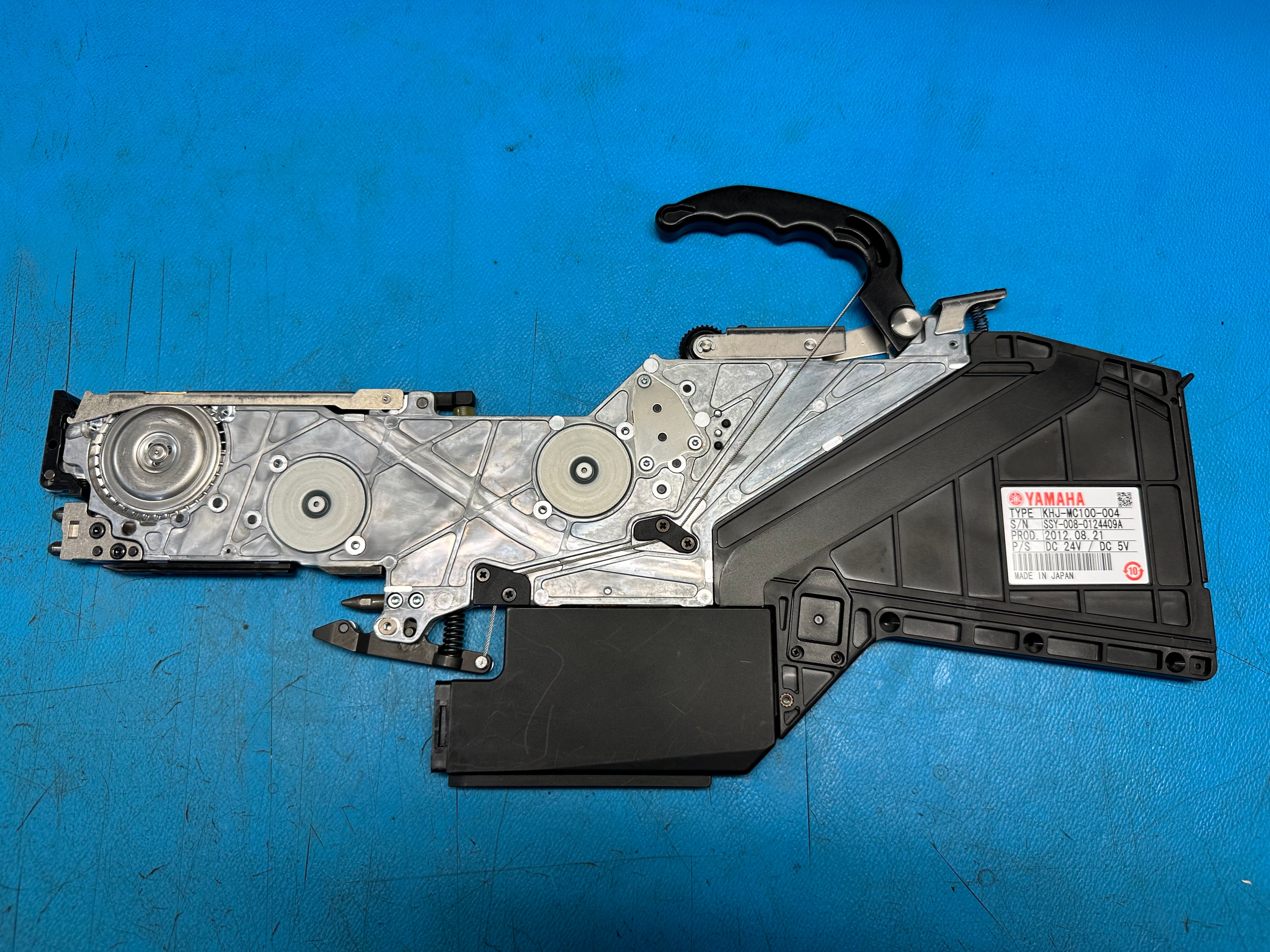 YAMAHA KHJ-MC100-004/005 8mm Feeder
