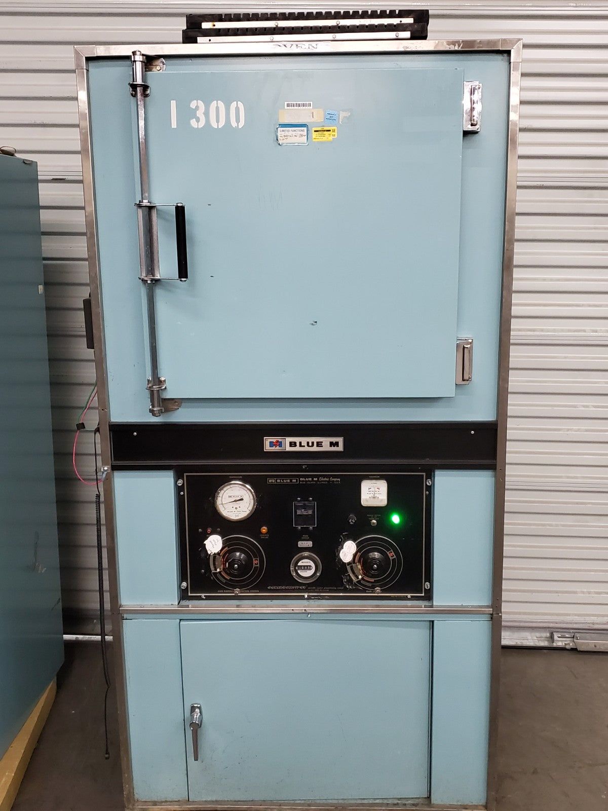 Blue M POM-260B-1 Bake Oven 18x20x20" Max Temp 343c, Serial # P14-5890