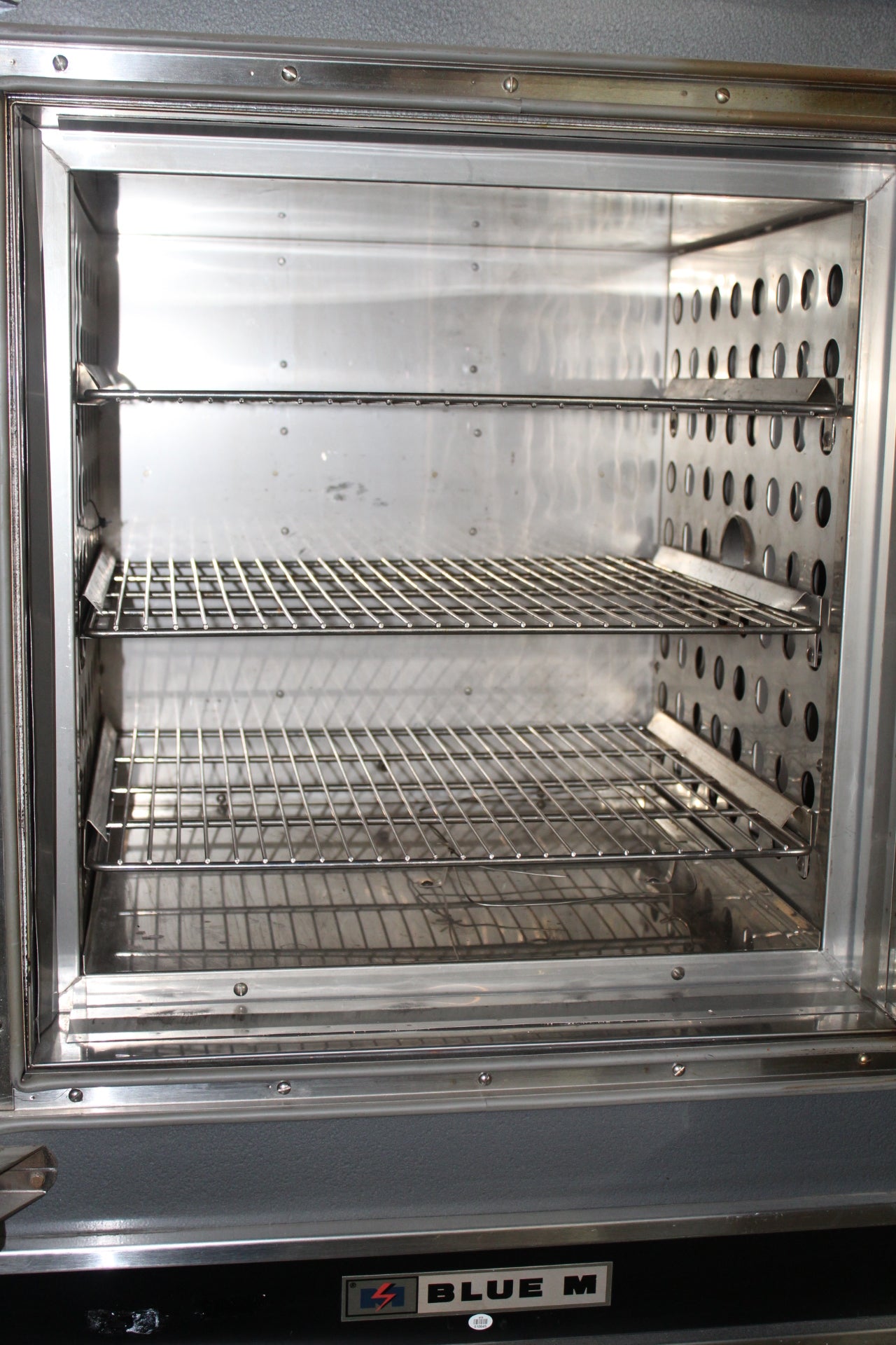 Blue M POM-203G-1XX 204C Max Temp, 480V, 20x18x20"