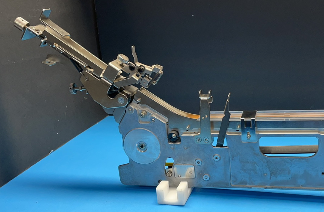 JUKI SFW Wide Belt feeder for tube/stick parts 600 mil adjustable