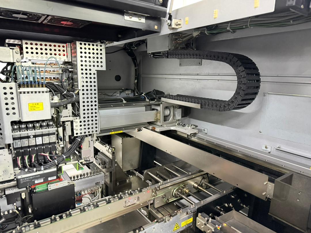 JUKI KE-3020L Fine Pitch placement machine #322-1029 w/ TR6 Tray