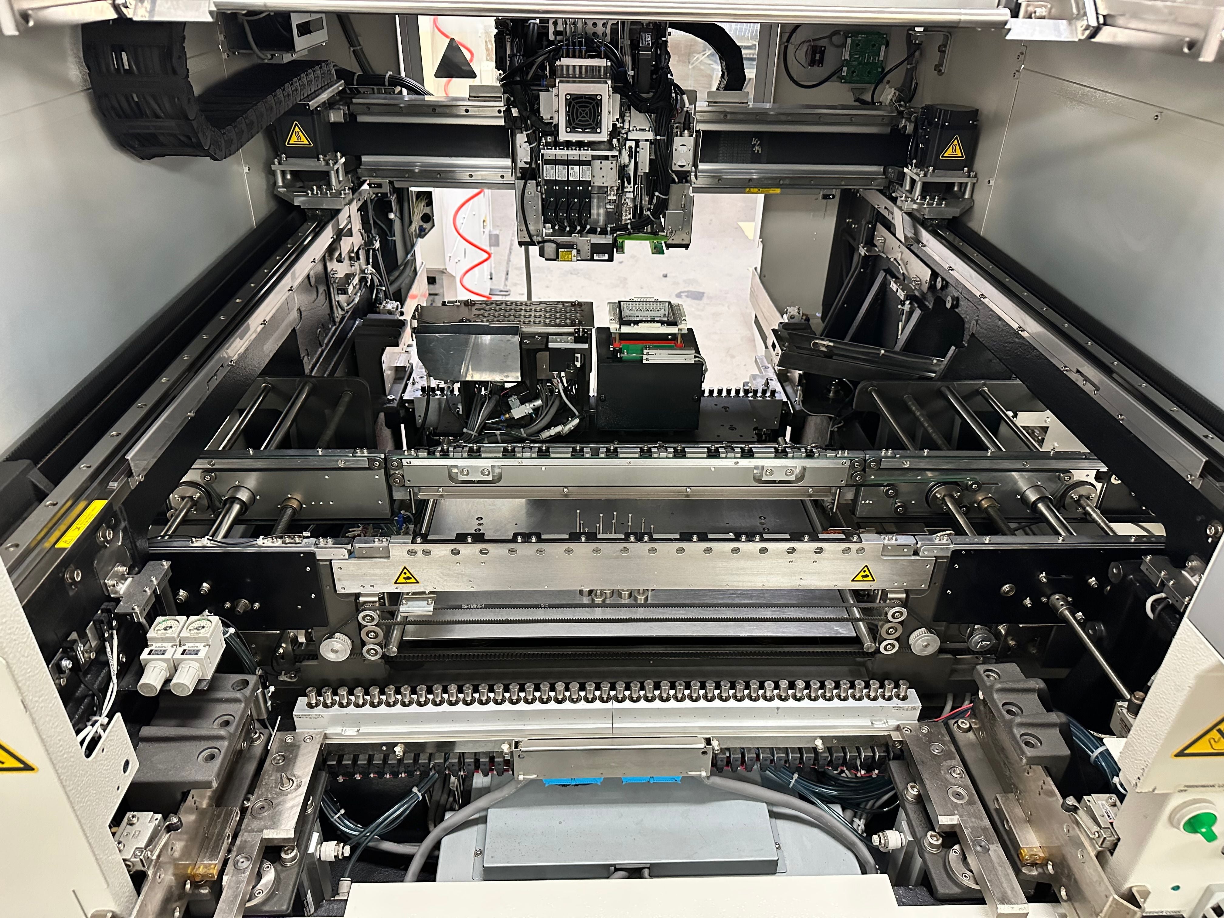 JUKI KE-1080E Pick and Place w/ TR6 #1801L1146