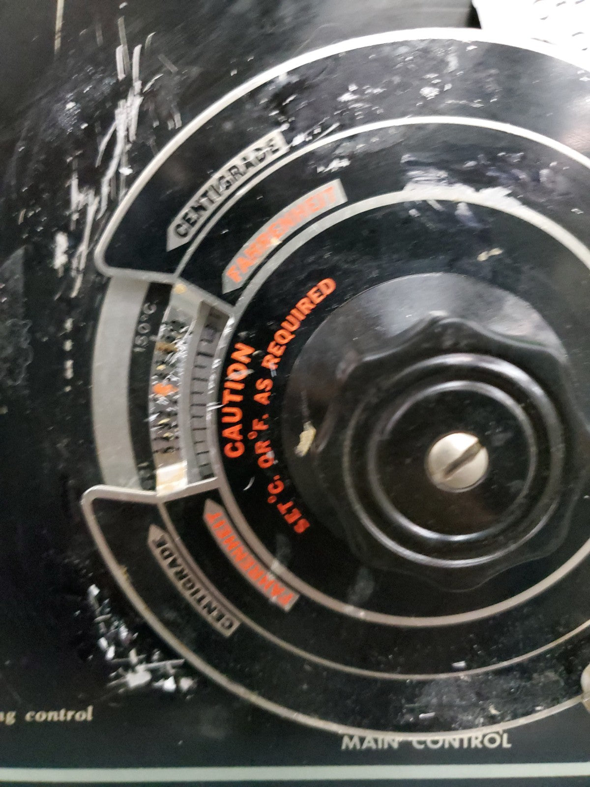 Blue M POM-260B-1 Bake Oven 18x20x20" Max Temp 343c, Serial # P14-4450