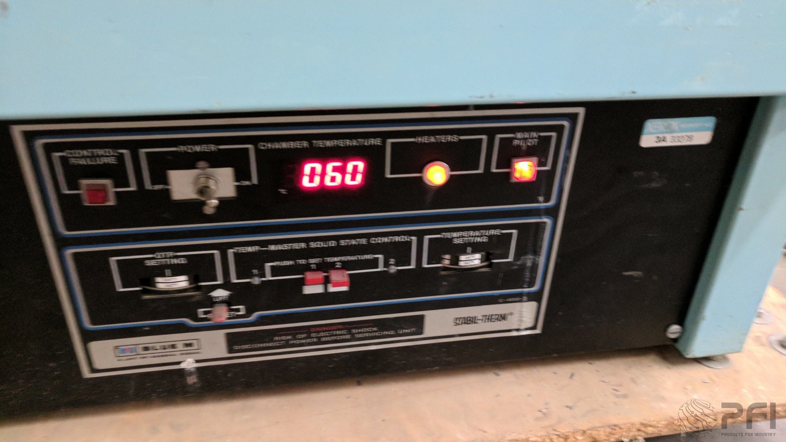 BLUE M OV-490A 3 260C Bake oven 110V 15x18.5x19"