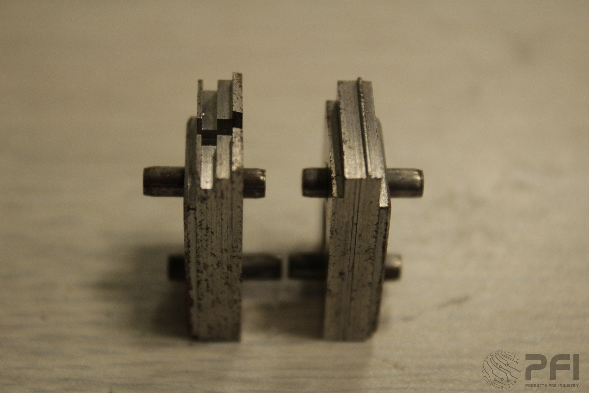 GPD 905-1B Cut-bend, Lock-in 2 outside leads