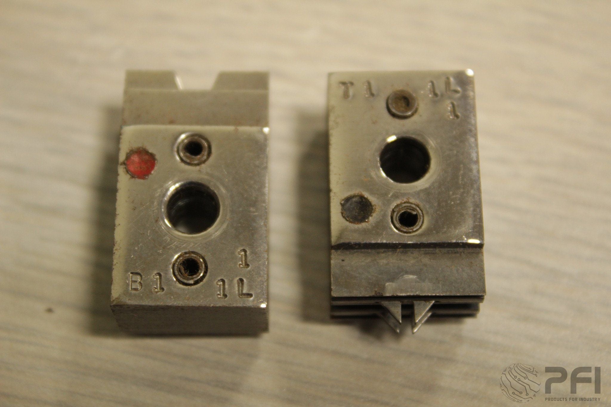 GPD 905-1L1 Cut-bend, TO92 Spreads outside, center lead .100 out