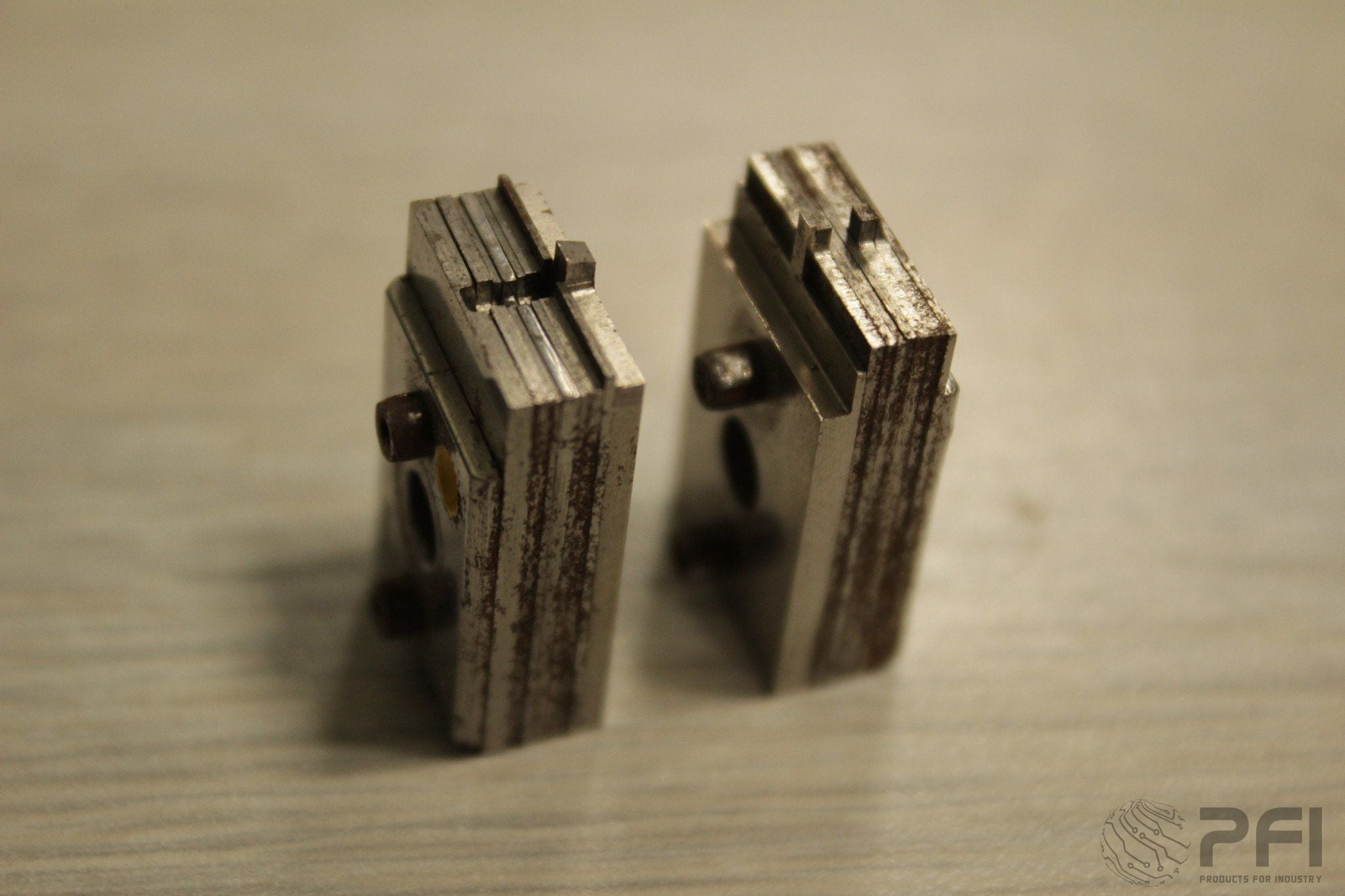 GPD 905-1K2 Cut-bend, TO92 middle lead .062 out, 1K1 spreads Lock-in