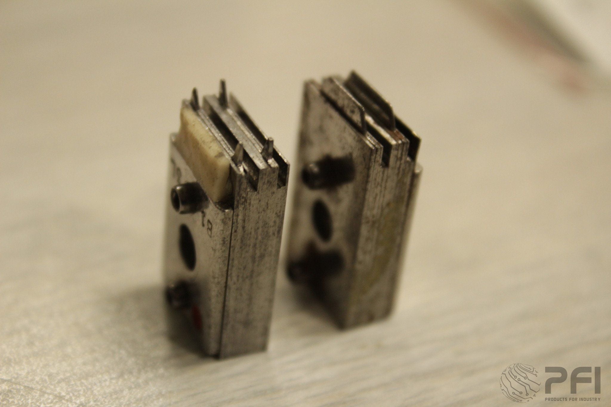 GPD 905-3L Lock-in stand off for .400, .030-.040 lead diameter