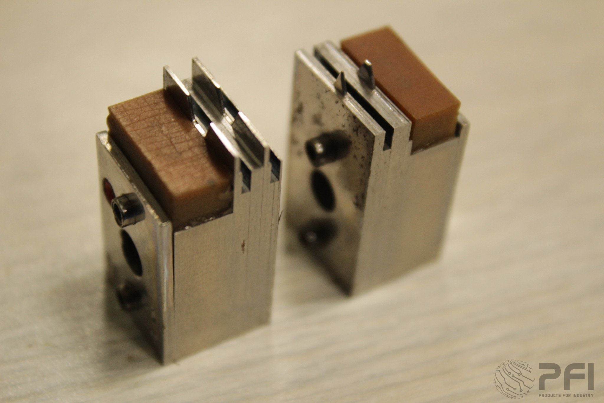 GPD 905-10A1 Stand off Lock-in for .100 span, .030-.040 lead diameter