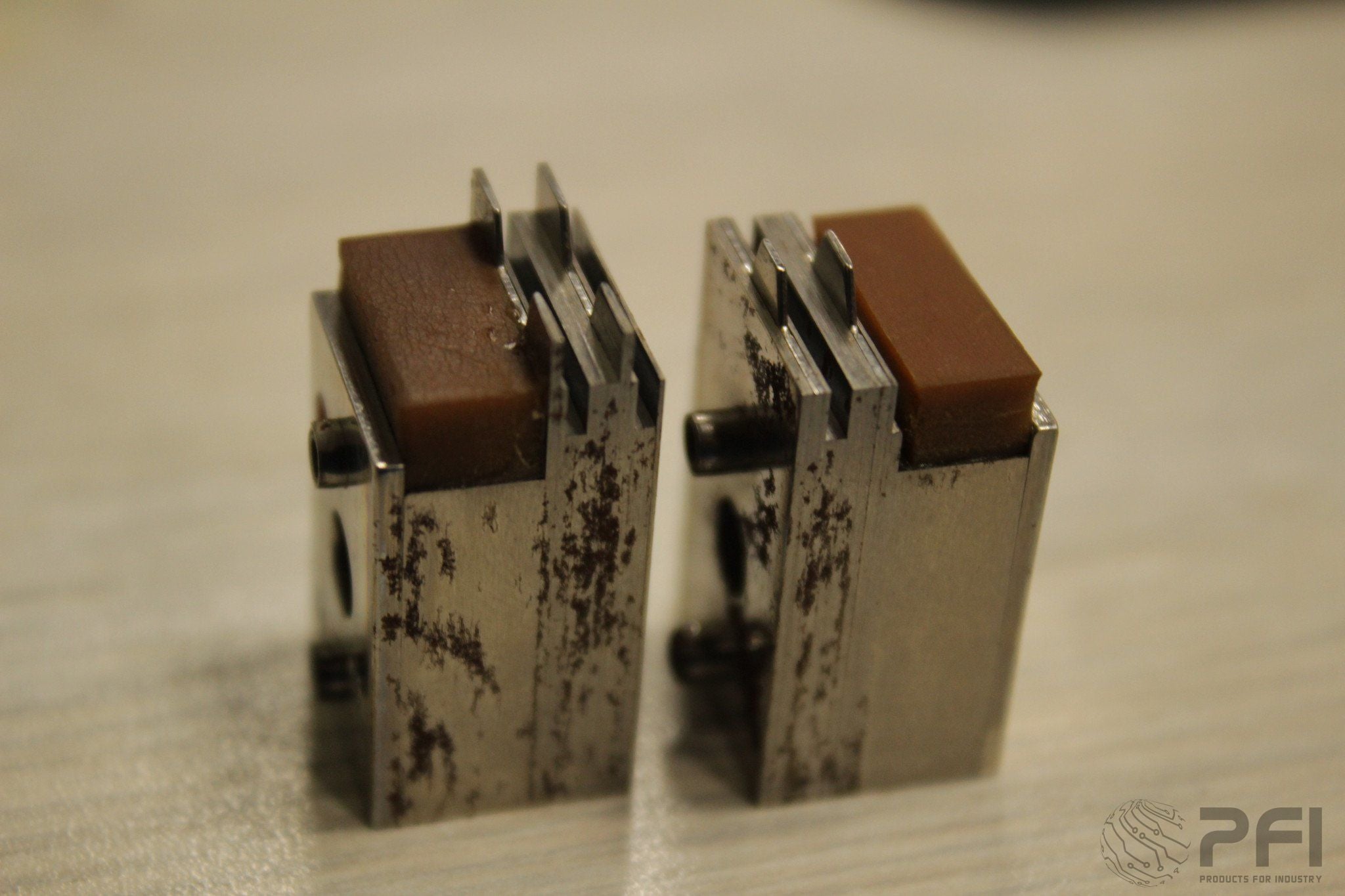 GPD 905-10C1 Stand off Lock-in for .200 span, .030-.040 lead diameter