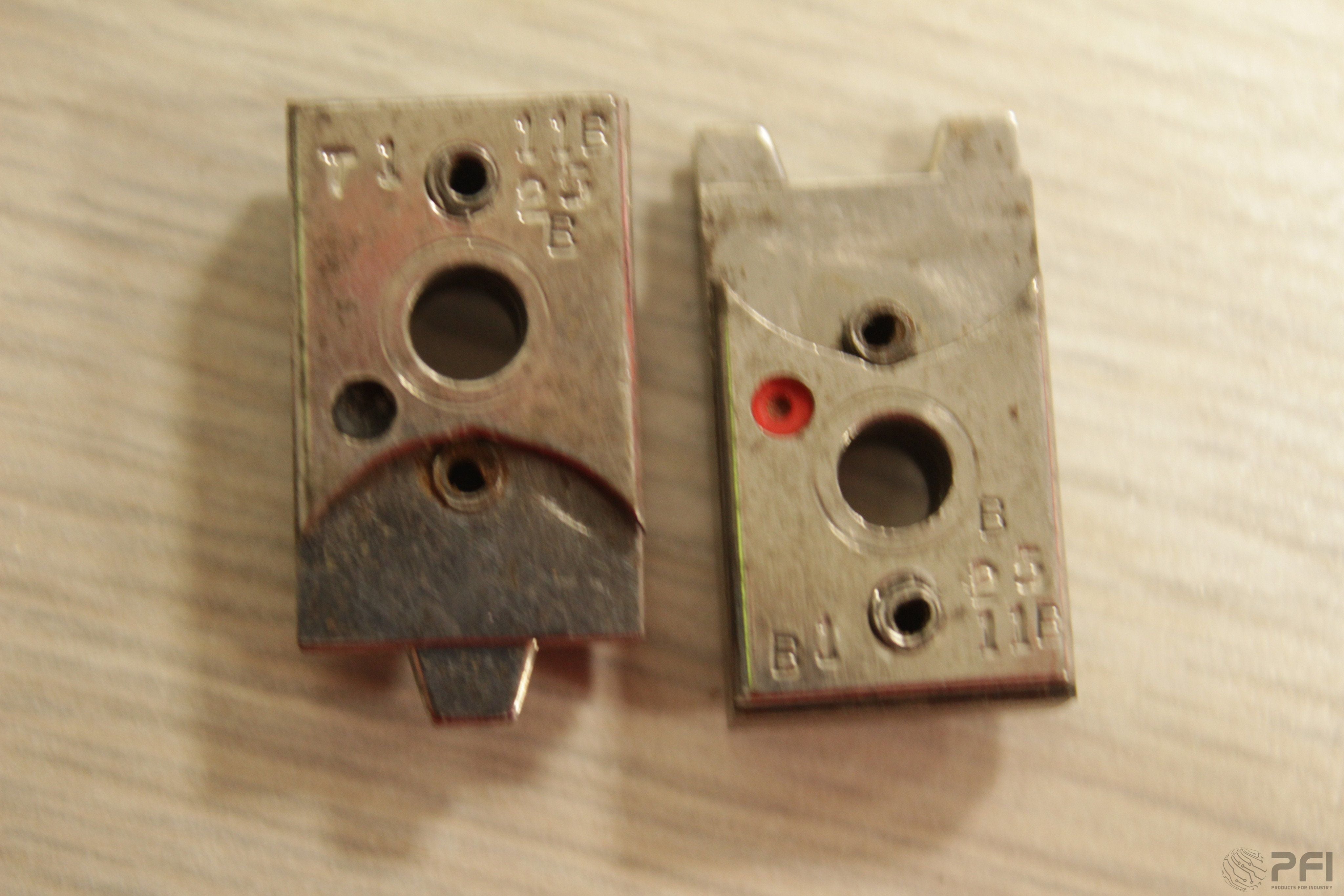 GPD 905-11B25B Flush mount lock-in for .250 span, .025-.035 lead diameter