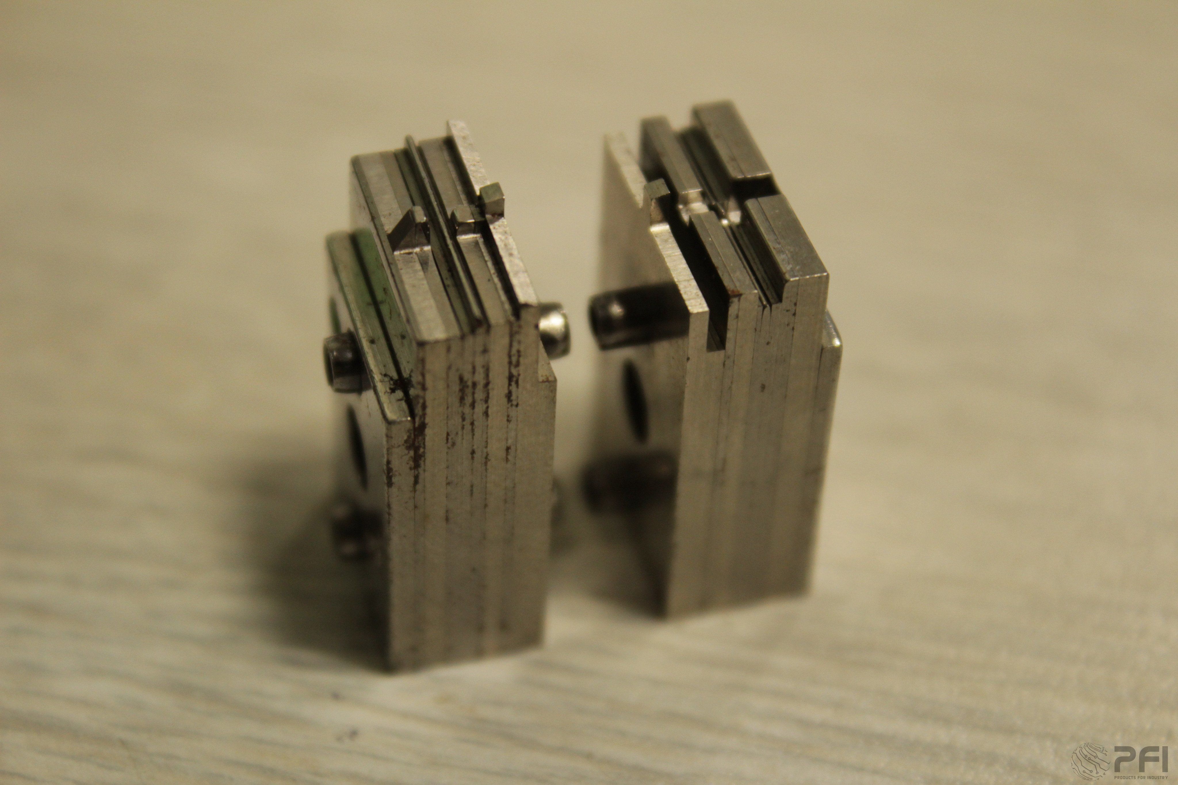 GPD 905-X466  Cut-bend, TO92 .050-.100, Cent lead out .075