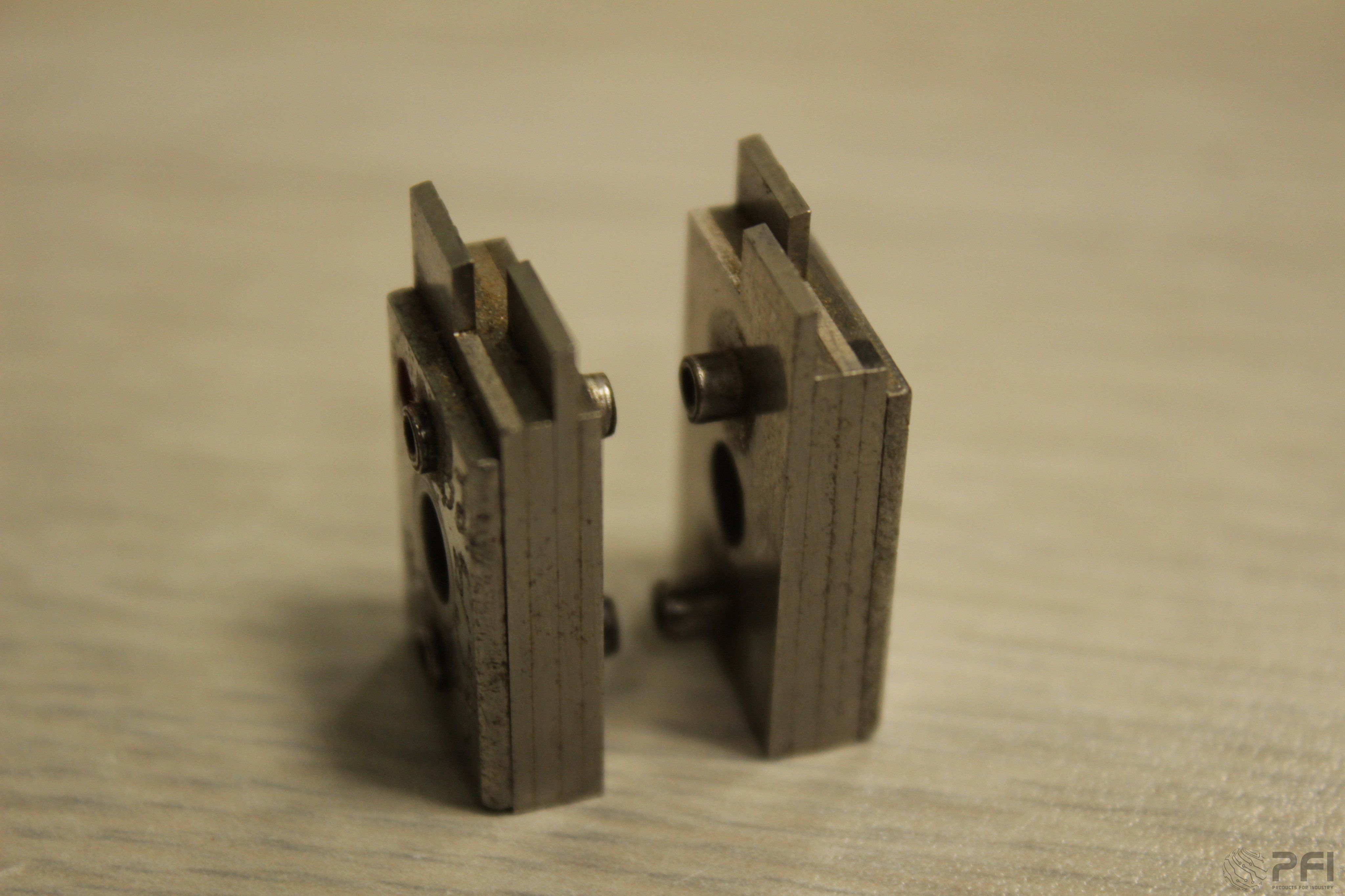 GPD 905-5?-X54 Knife, staggered cut .100, wire flatening die