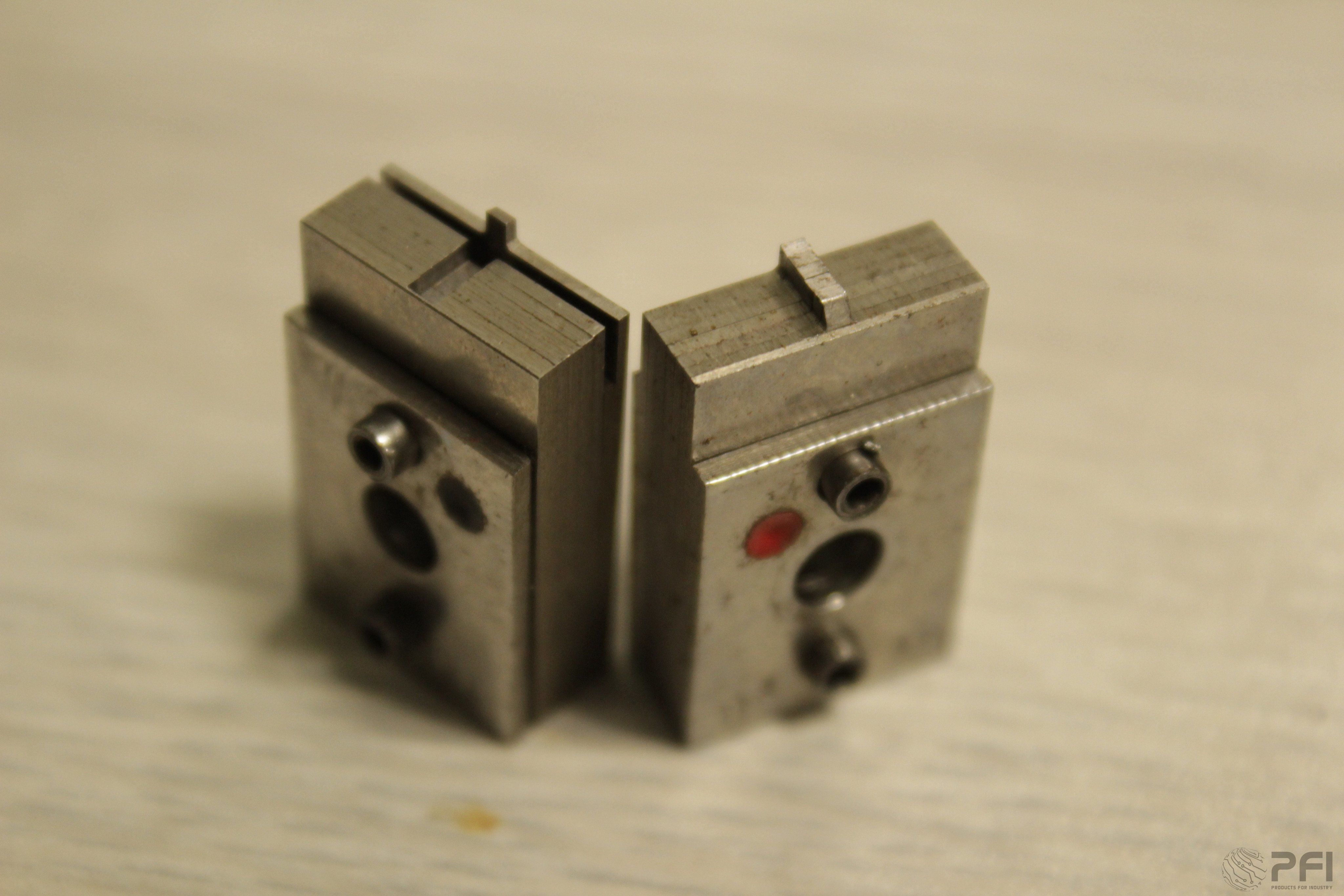 GPD 905-1S Cut-bend, TO92 .050 hole center with center lead osset .050