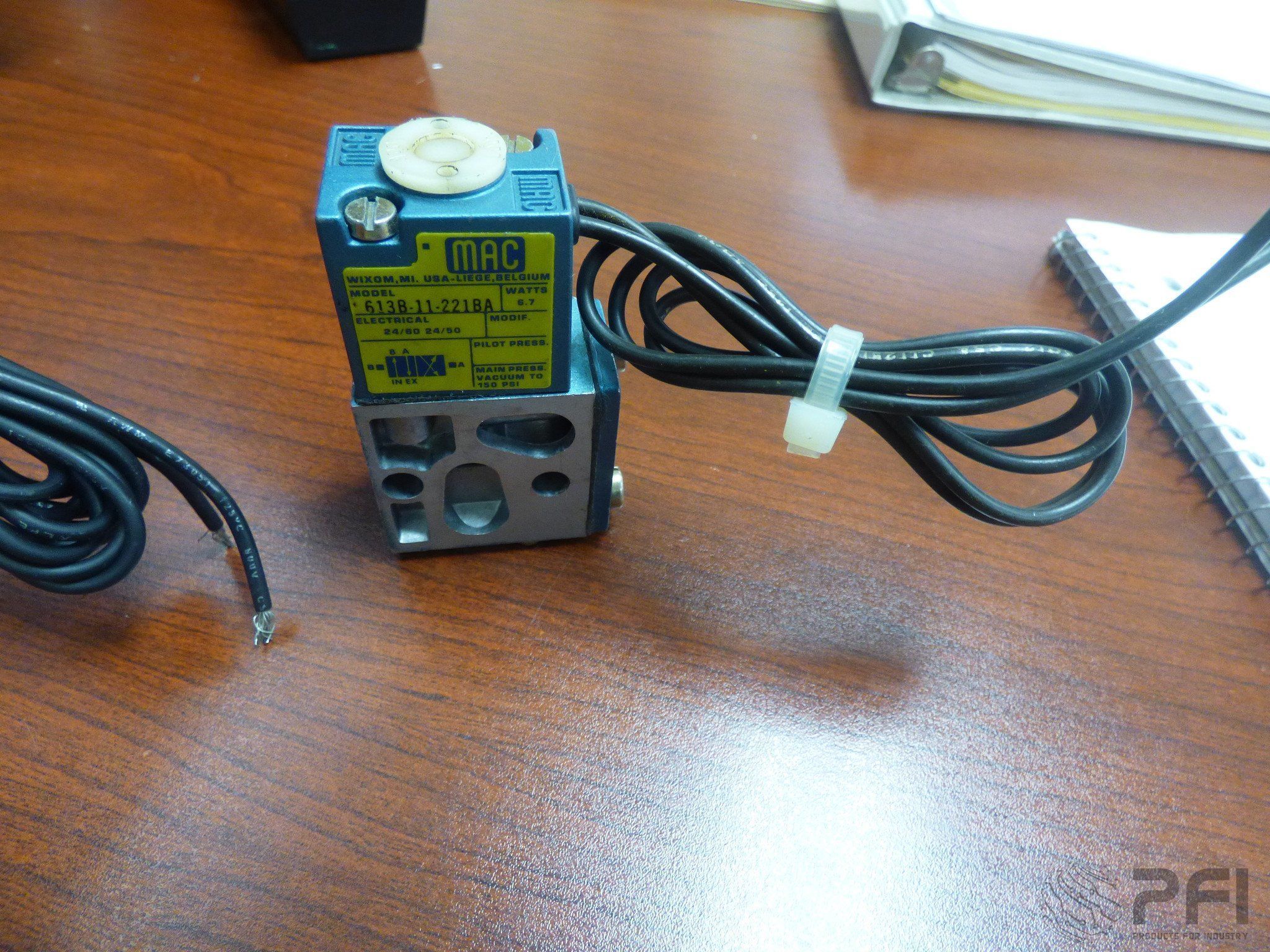 MAC SOLENOID VALVE 110/120 VAC MODEL 613B-11-221BAAD