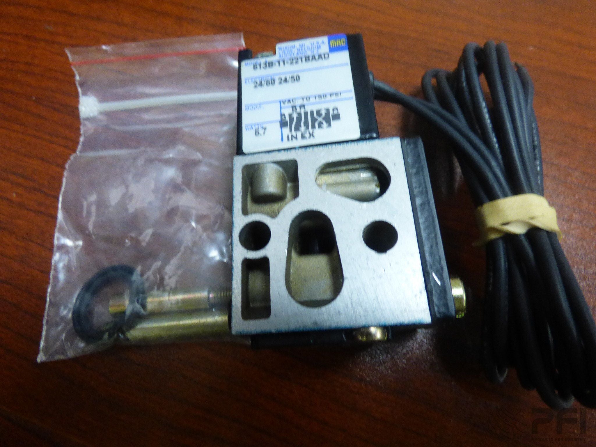 MAC SOLENOID VALVE 110/120 VAC MODEL 613B-11-221BAAD