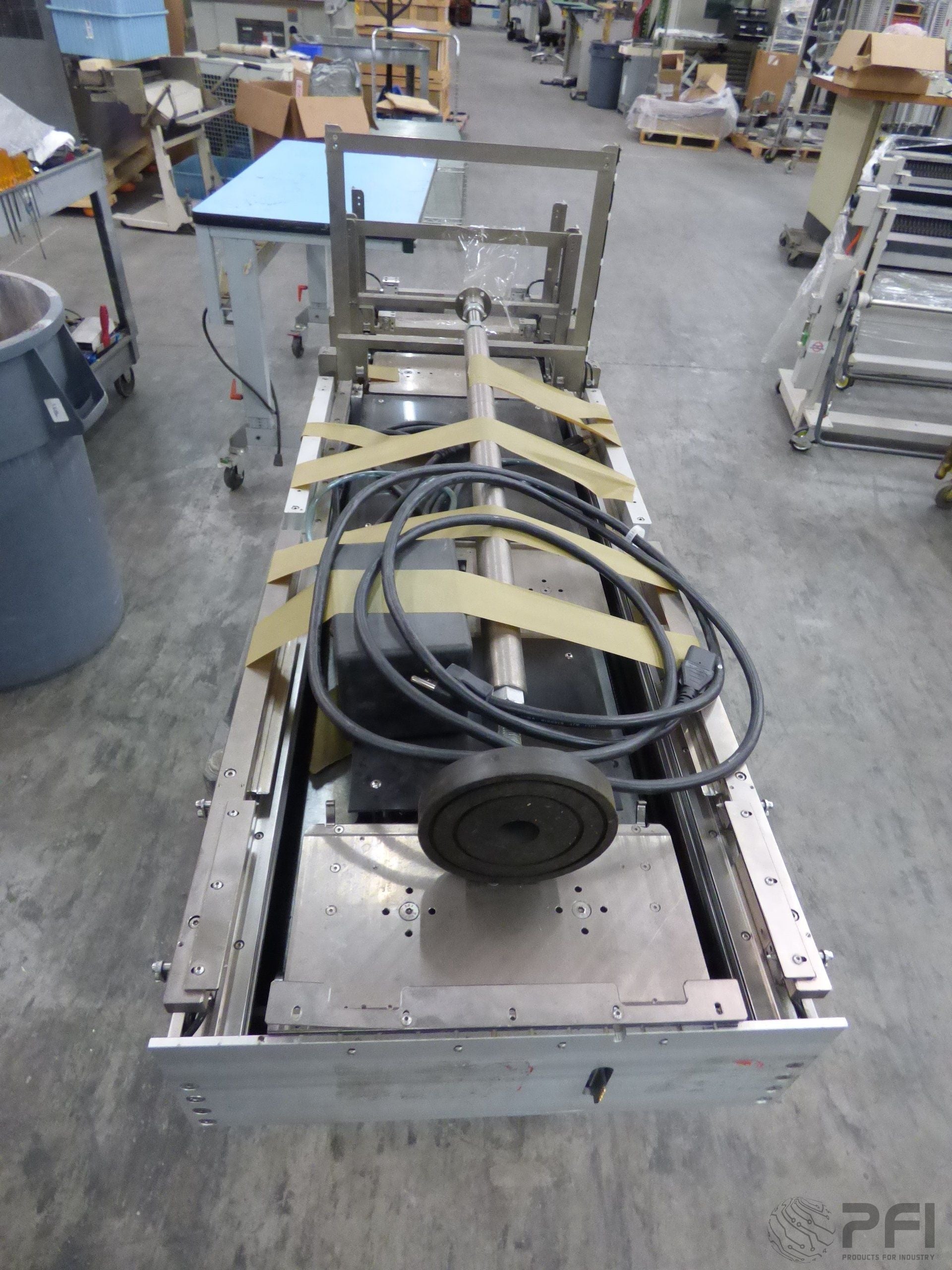 UNOVIS Universal Genesis Advantis Matrix tray feeder / server