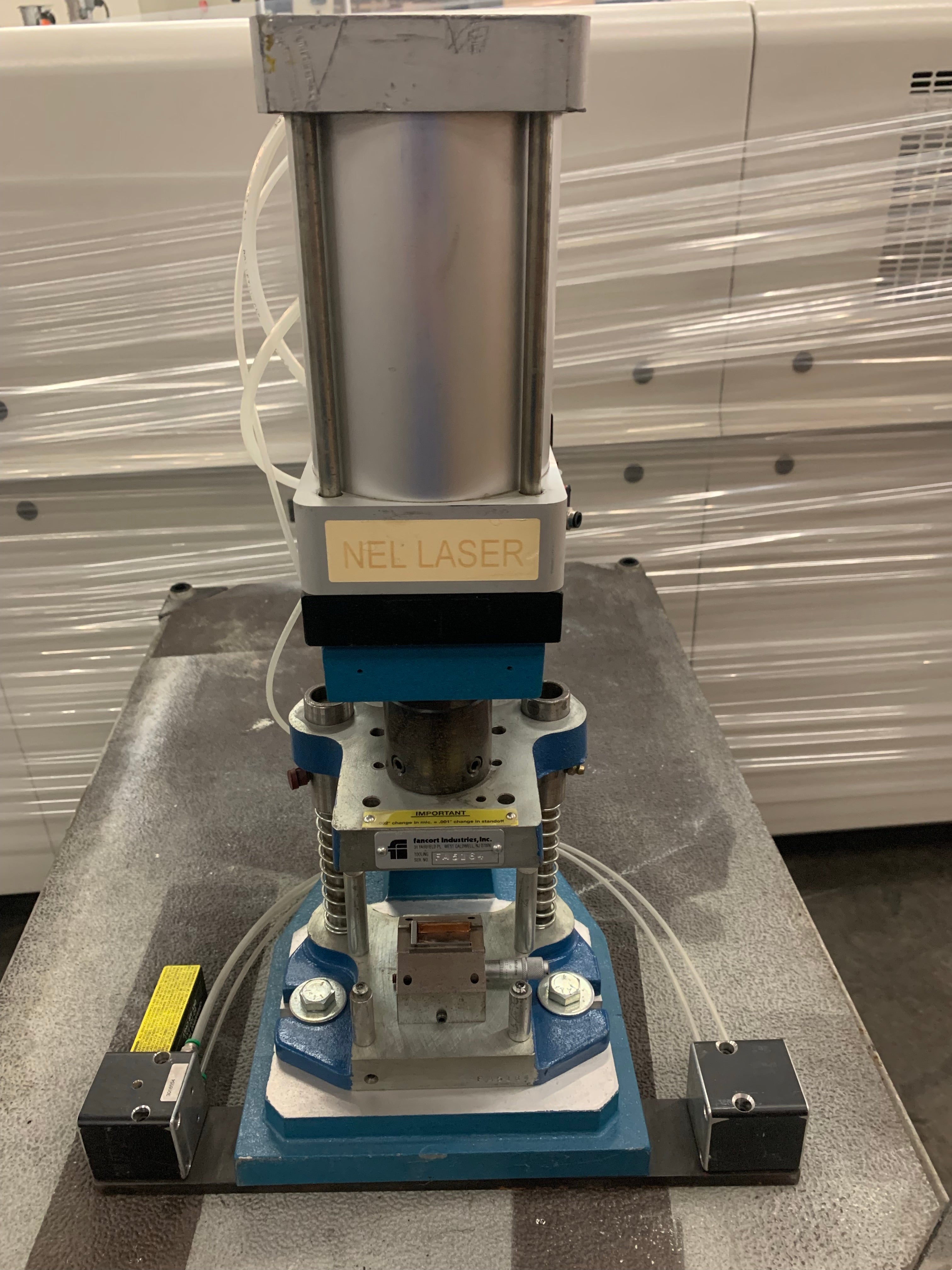Fancort lead straightening pneumatic press